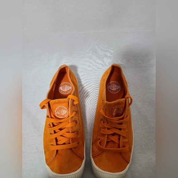 Palladium shoes- Size 9.5 womens - Picture 3 of 5